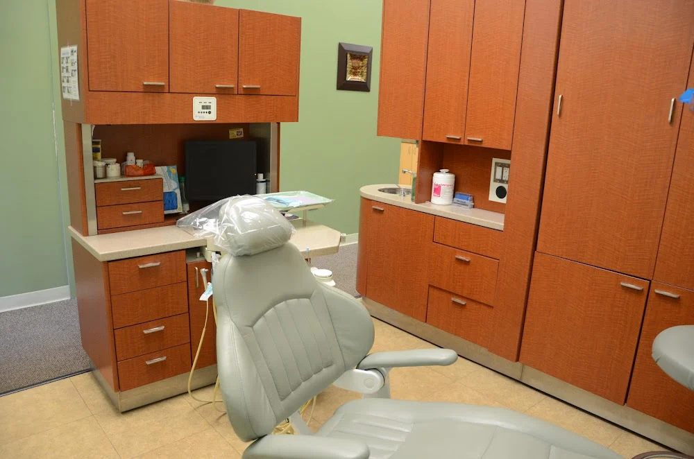 Crestlake Dental Care Picture 2