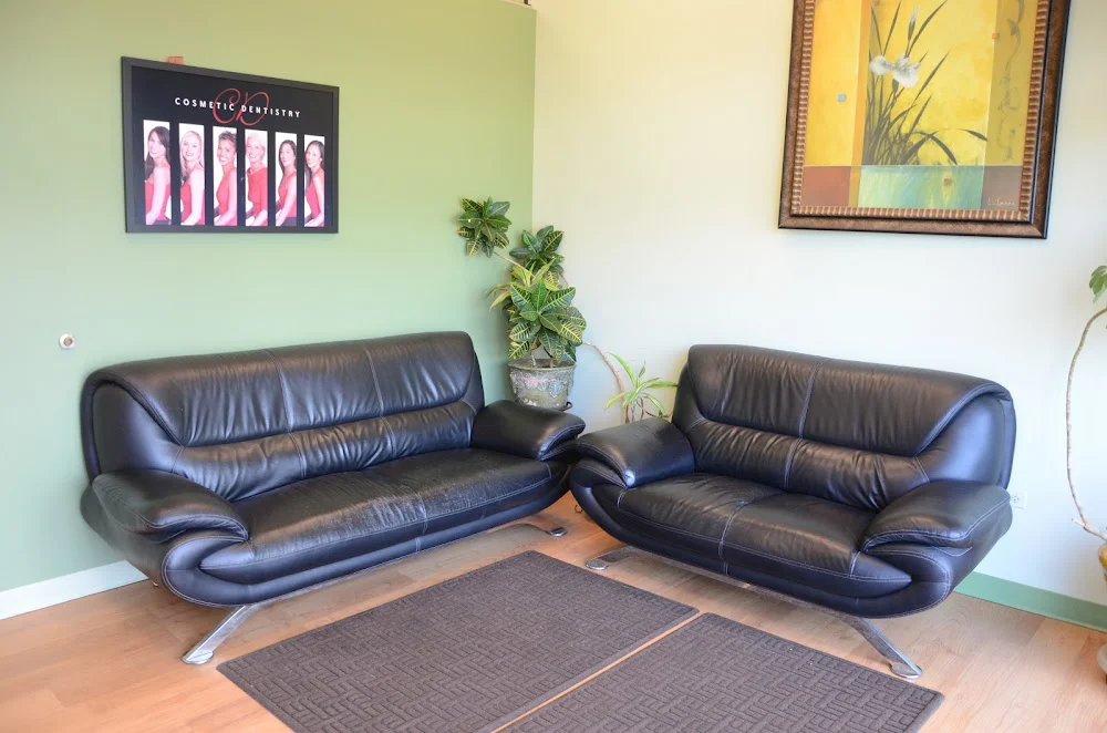 Crestlake Dental Care Picture 1