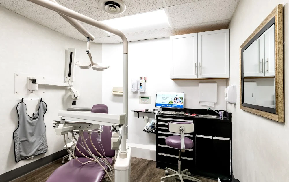 Metro Square Dental Associates Picture 8