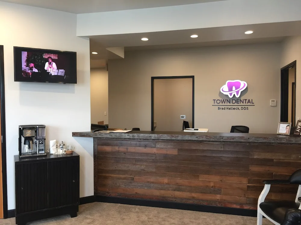 Brad Halleck DDS - Town Dental Battle Ground Picture 2