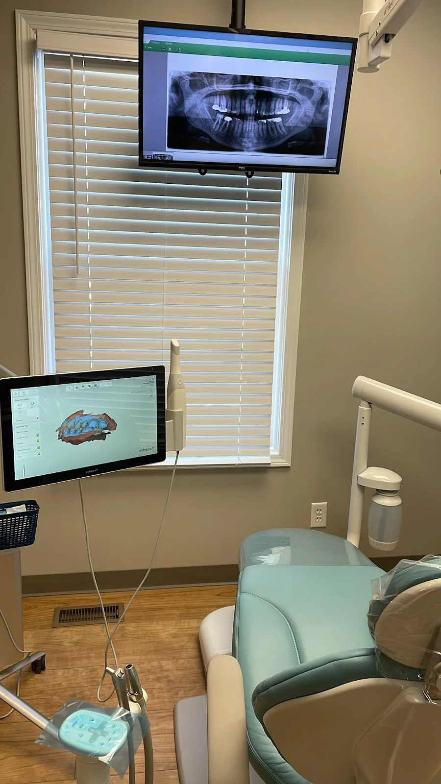Rifai Dental Group: Hadie Rifai DDS, FAGD Picture 4