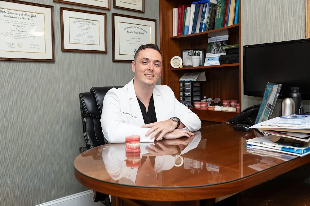 Pearly Whites Dental Studio Picture 7