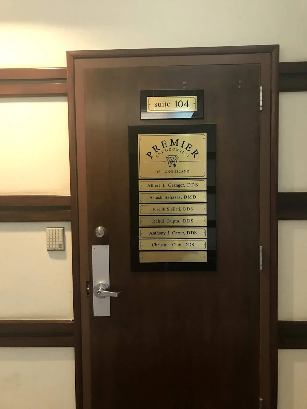 Premier Endodontics of Long Island: Garden City Picture 10