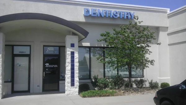 Dr. Darrell W. Davis, DDS Picture 1