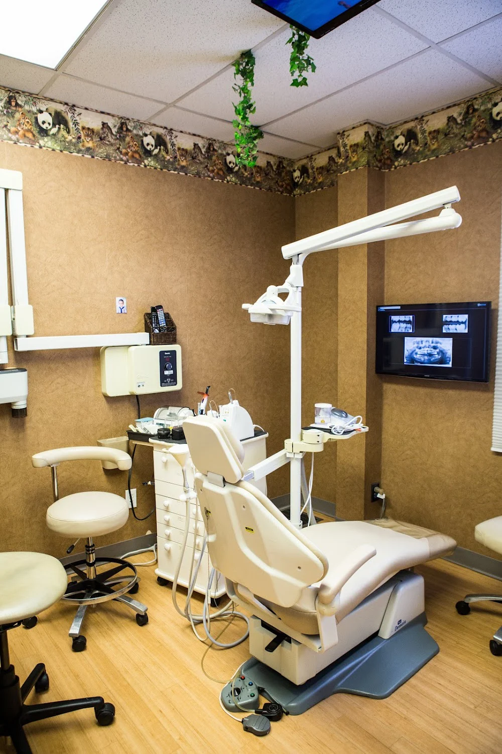 Fort Lee Pediatric Dental Associates: Kasselian Michael DDS Picture 2