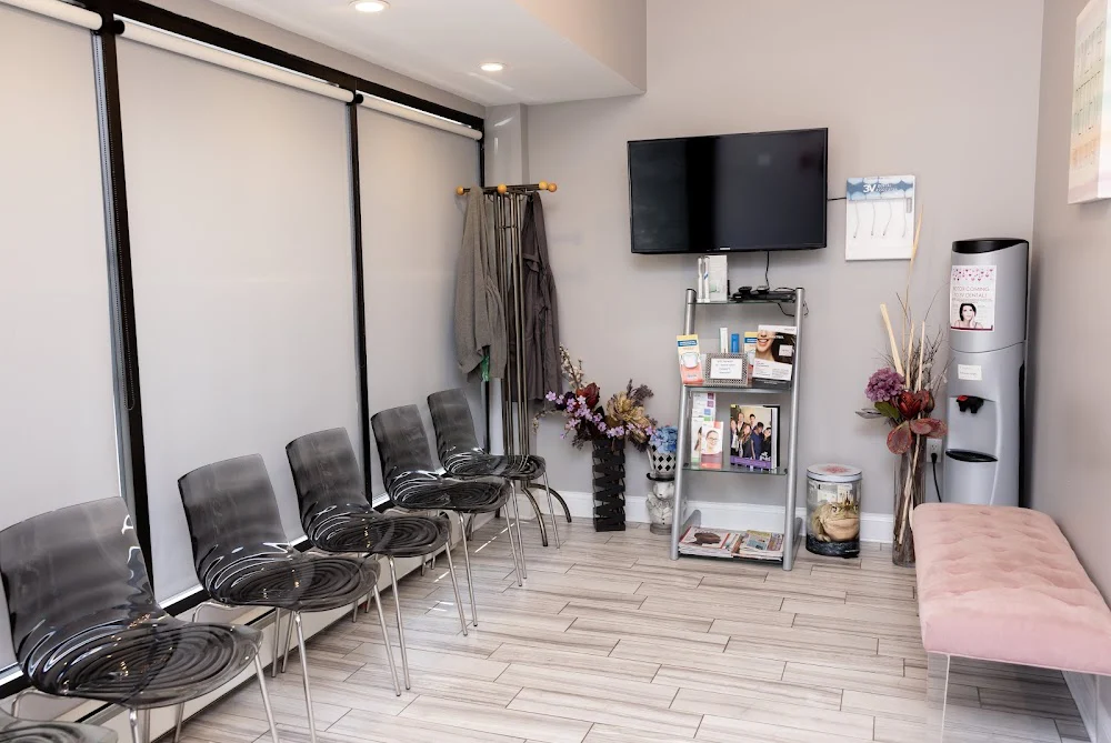 3V Dental Associates of Port Washington Picture 5