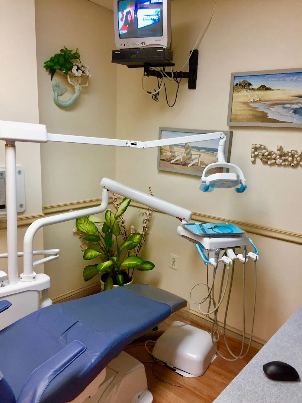 Mary Fares Mallouhi, DDS Picture 2