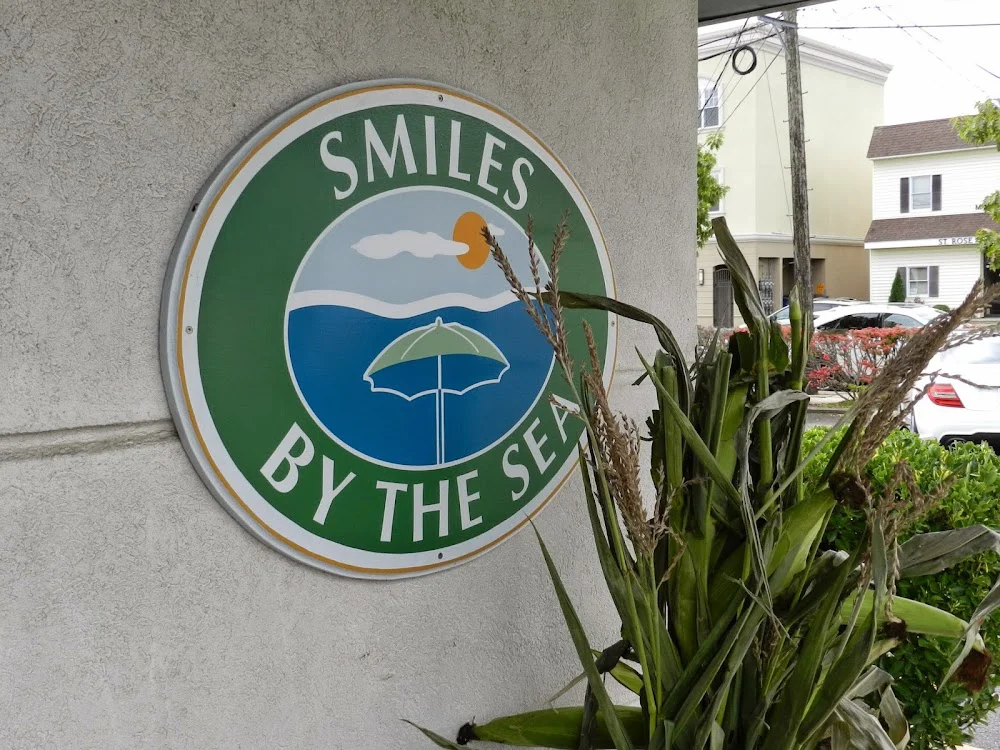 Smiles By The Sea Picture 3