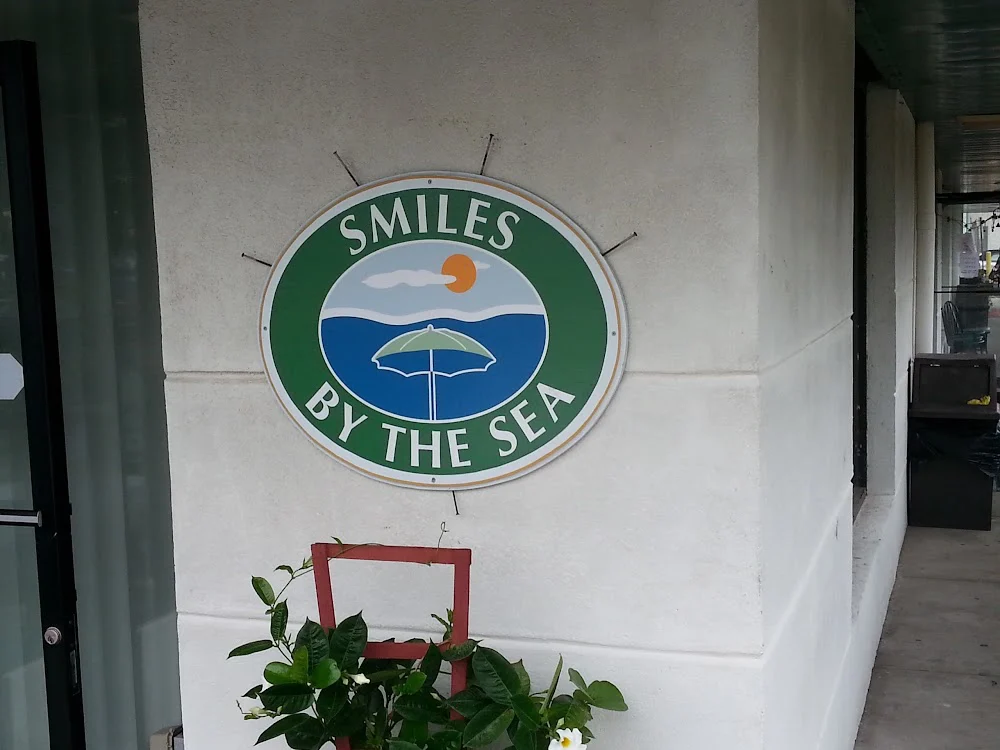 Smiles By The Sea Picture 2
