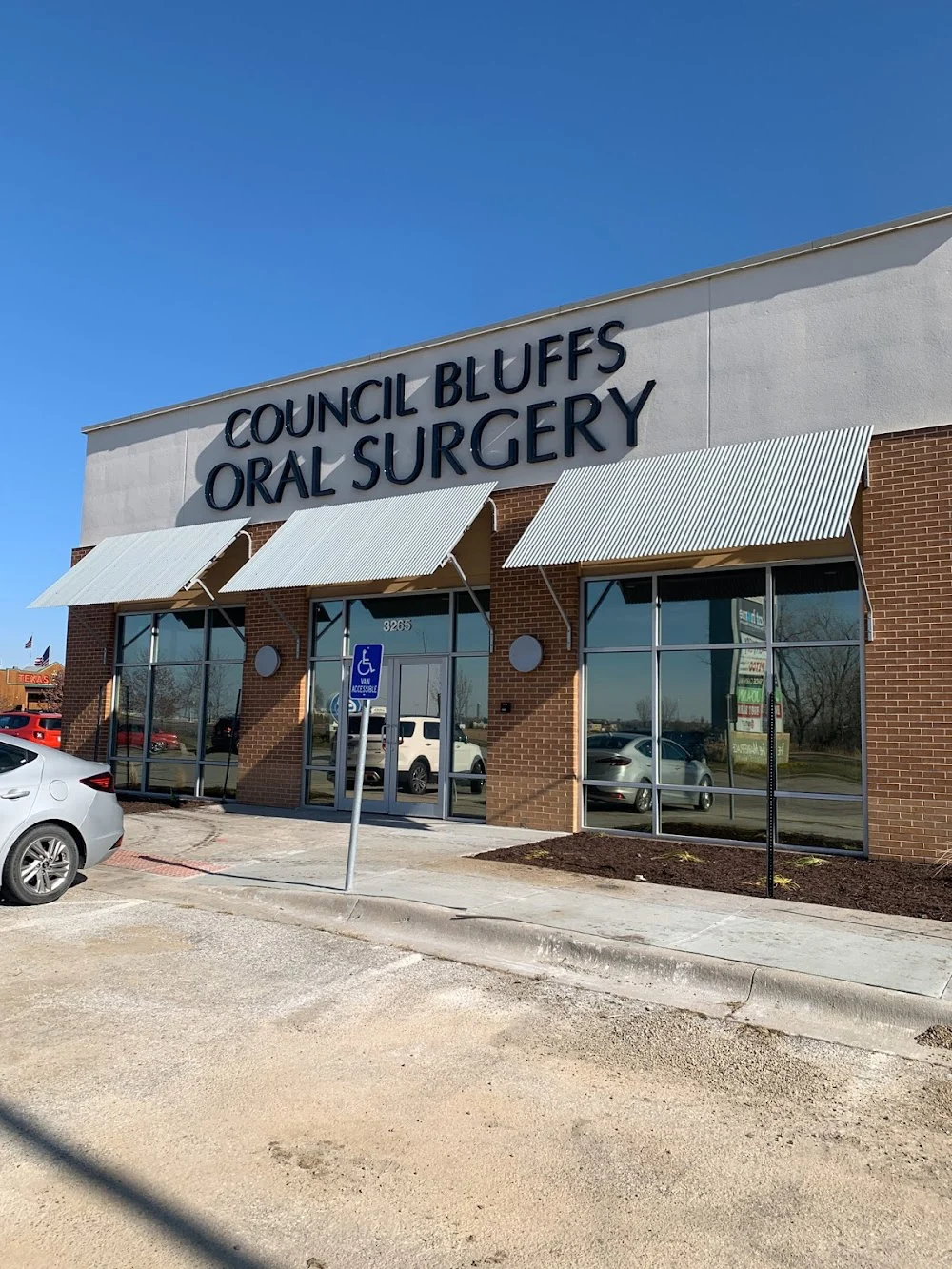 Omaha & Council Bluffs Oral Surgery Picture 1
