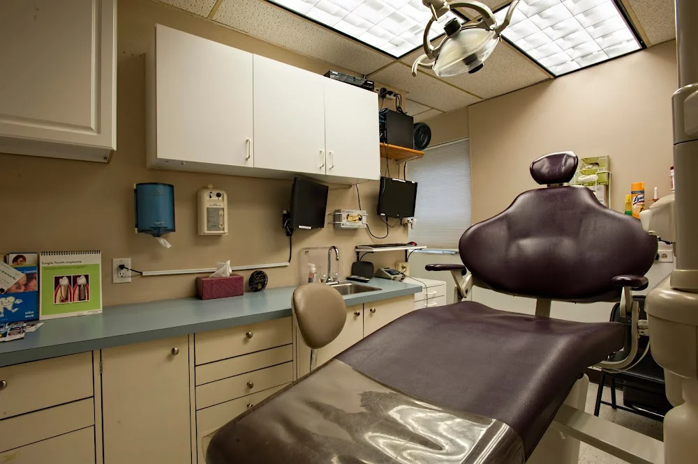 Delvalle Tony DDS Picture 6