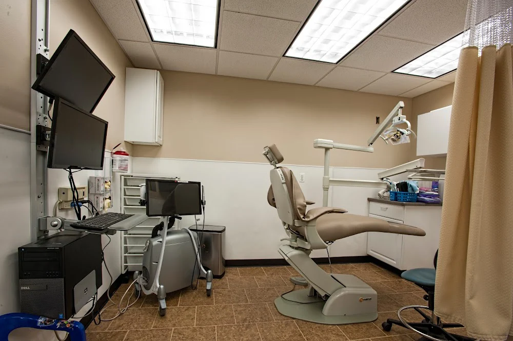 Delvalle Tony DDS Picture 1