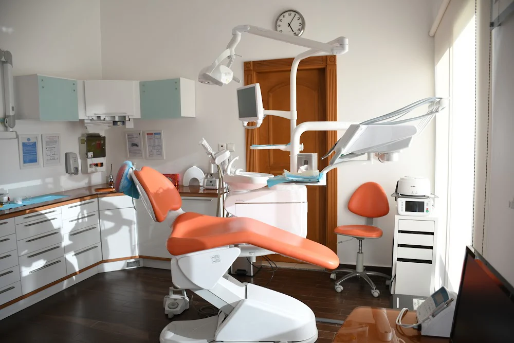 Hawthorne Dental Associates Picture 1