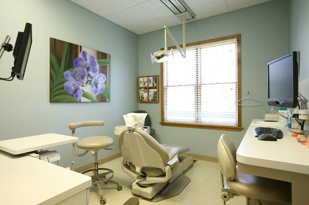 Floral Vale Periodontics and Implants: Edward A. Marcus, D.D.S. Picture 2