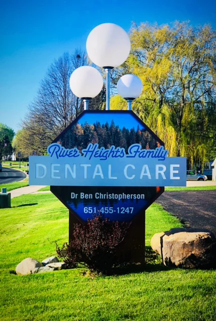 River Heights Dental Care Picture 1