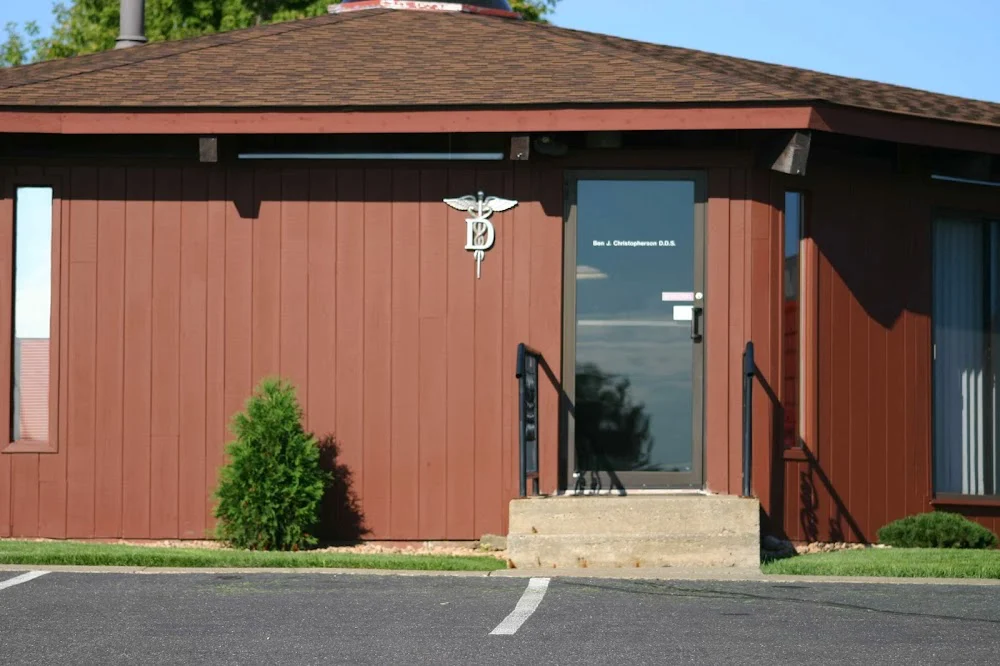 River Heights Dental Care Picture 2