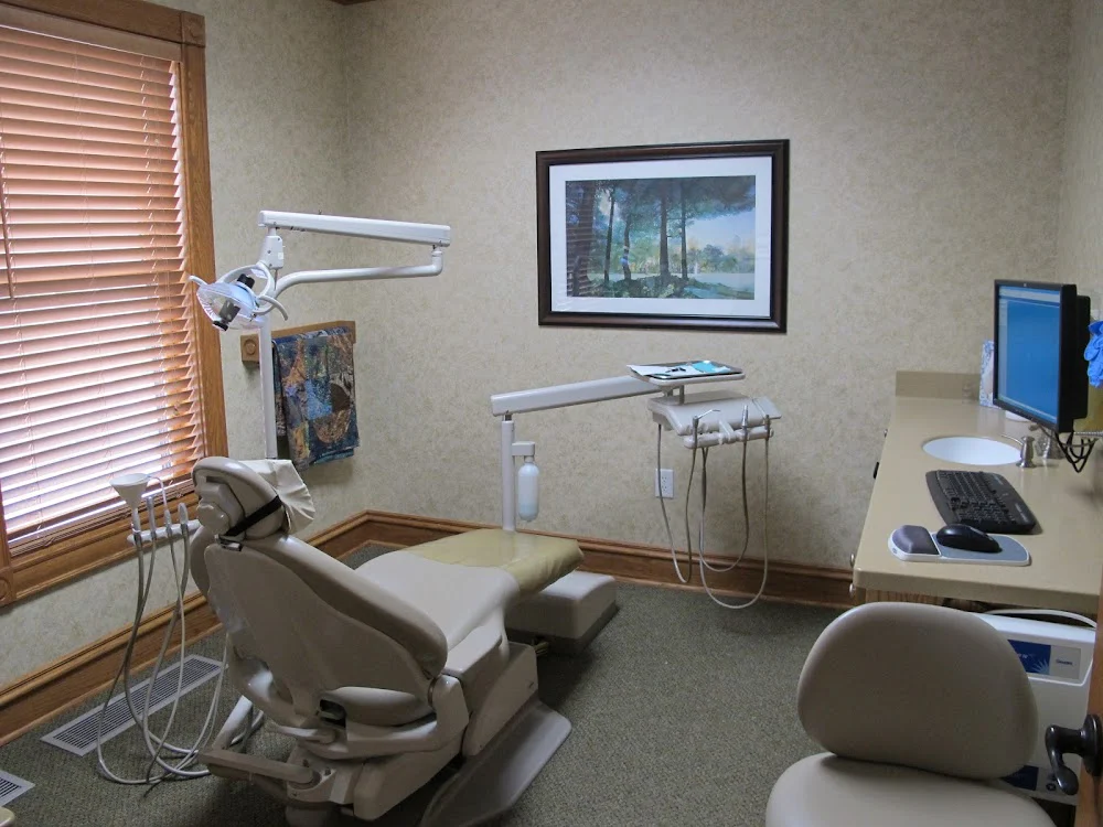 Larson Dental Picture 3