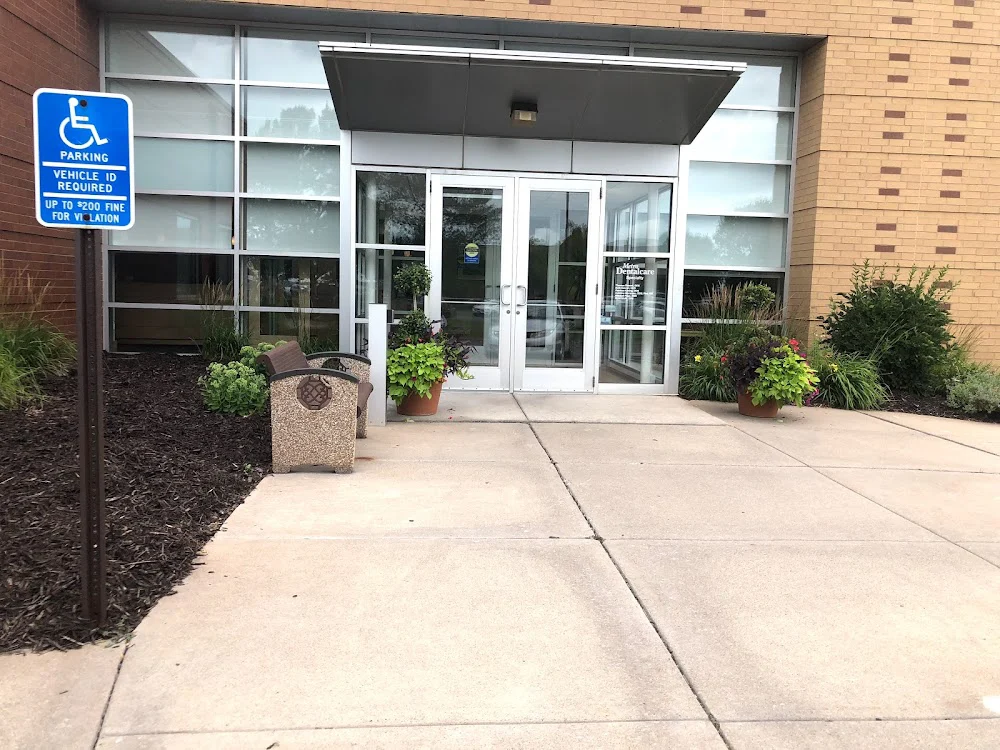 Metro Dentalcare Specialty Center Maple Grove - Oral Surgery Picture 2
