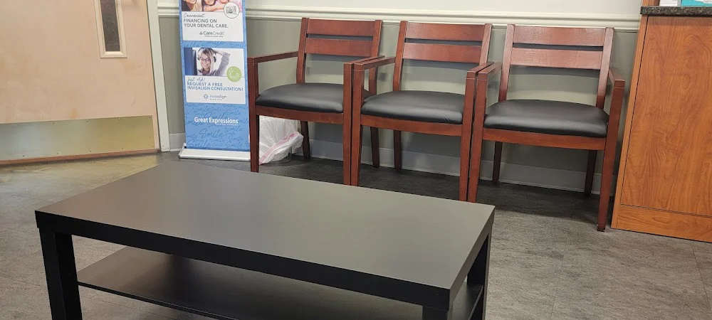 Great Expressions Dental Centers - Levittown Picture 4