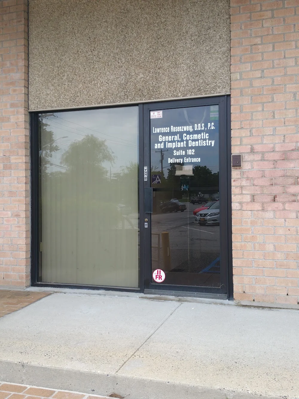 Lawrence R Rosenzweig, DDS Picture 2