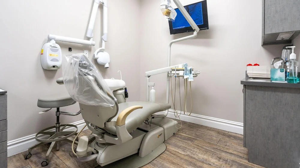 Dental365 - Levittown Picture 2
