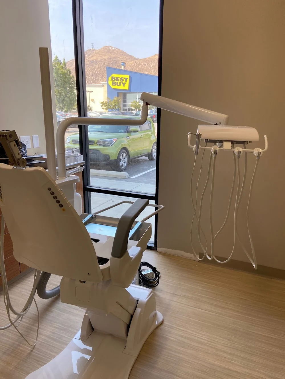 West Coast Dental of Moreno Valley Picture 3