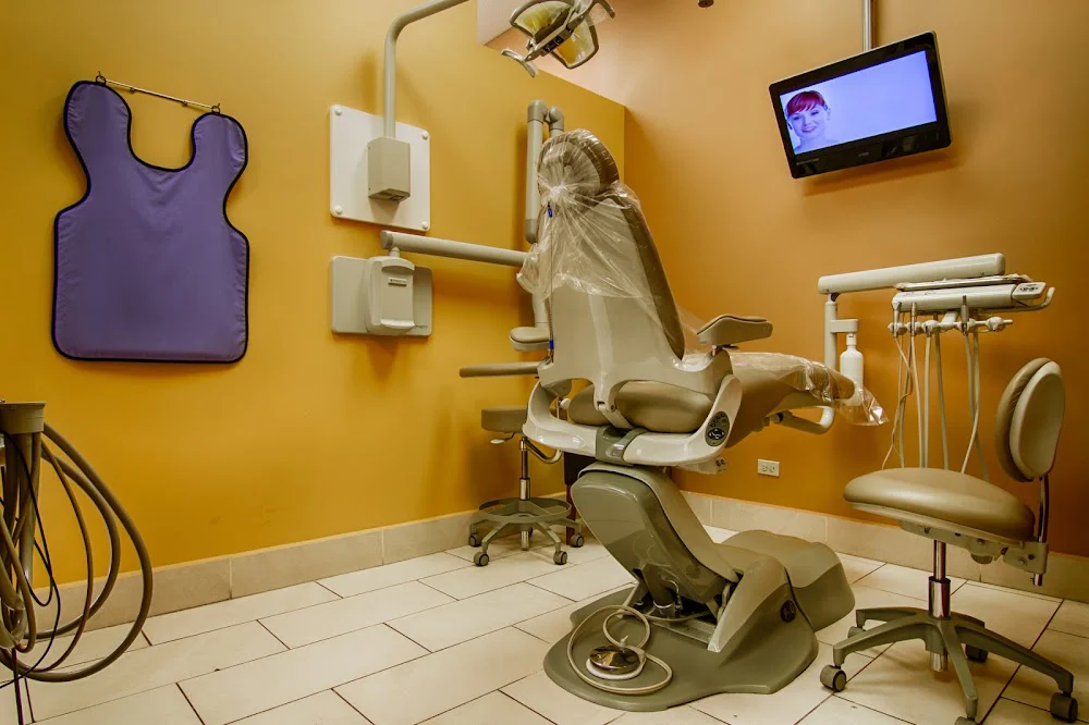 1st Family Dental of Fox Valley Picture 3