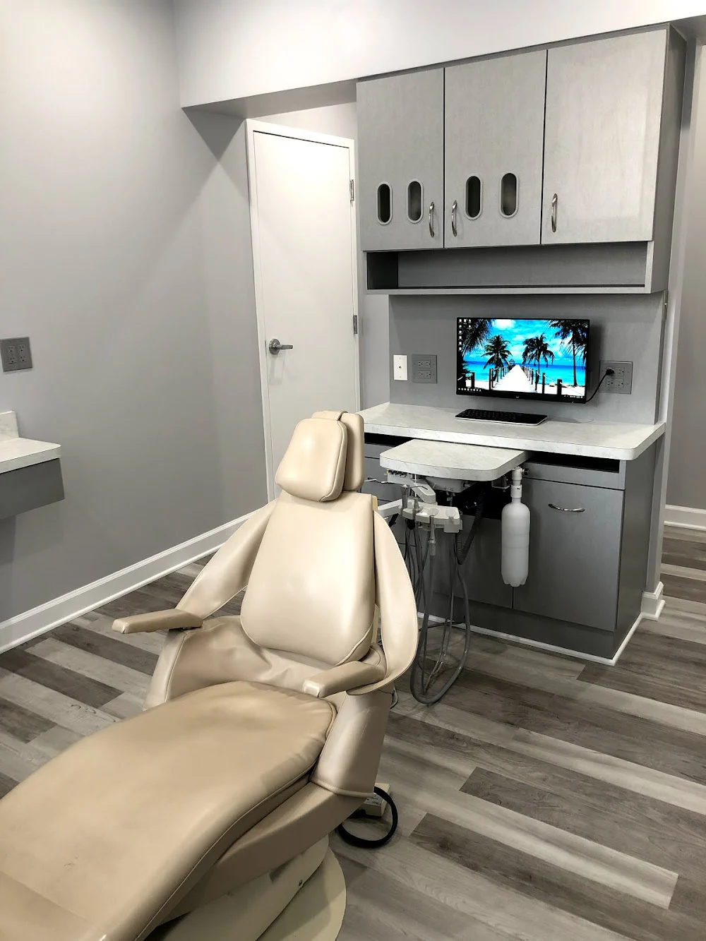 Village Green Dental Center Picture 1