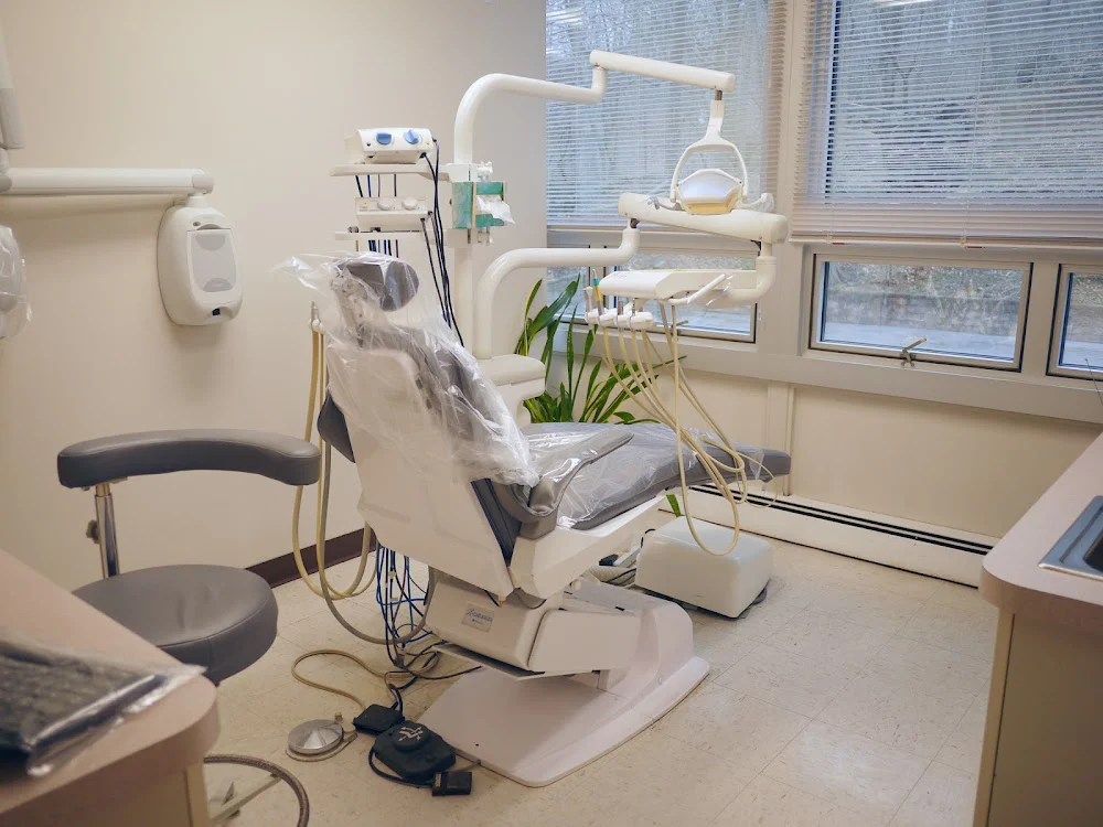 Central Avenue Dental Arts: Dr. Ira A. Levine, DDS, MAGD Picture 1
