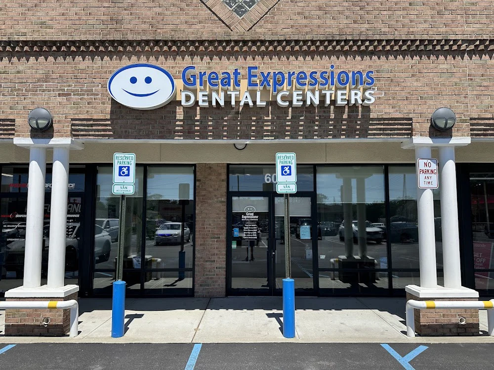 Great Expressions Dental Centers - West Babylon Picture 3