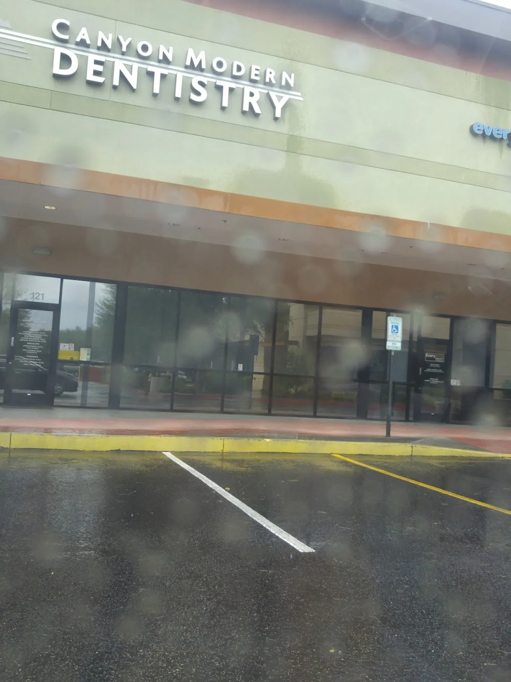 Canyon Modern Dentistry Picture 4