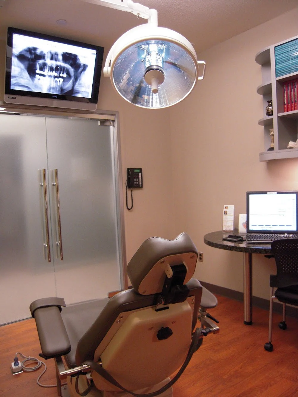 Dr. Nima Massoomi DMD MEd MD oral surgery and dental implants Picture 6