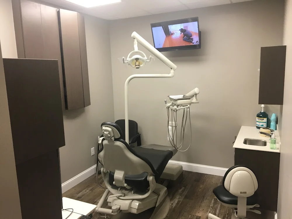 SMILEY DENTAL LOWELL Picture 2