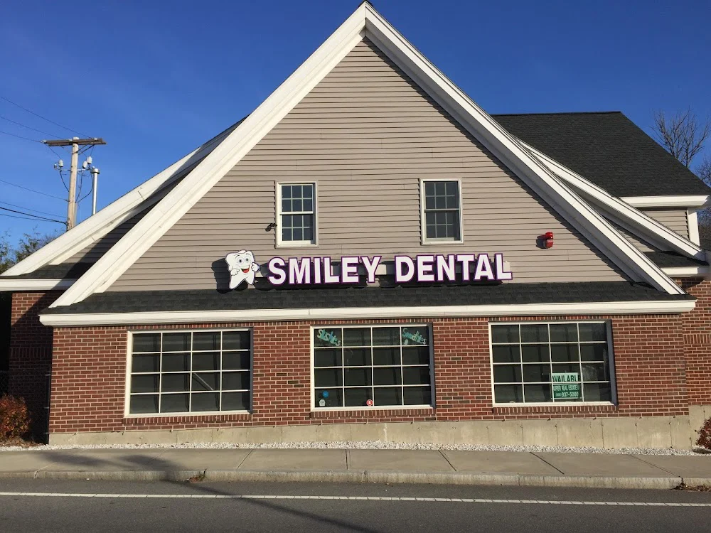SMILEY DENTAL LOWELL Picture 3