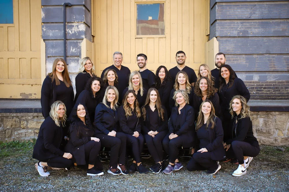 Lakebrink-Mitts Dental - Dr. Thomas G. Lakebrink, Dr. D. Alexander Mitts, Dr. Ise d'Angelo, Dr. Nika d'Angelo Picture 1