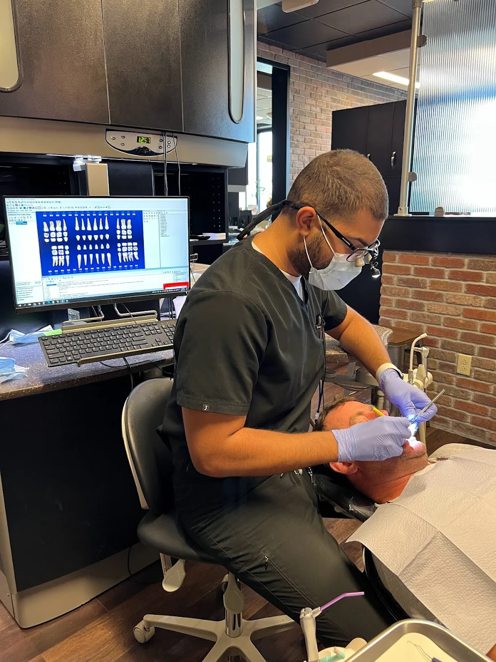 Lakebrink-Mitts Dental - Dr. Thomas G. Lakebrink, Dr. D. Alexander Mitts, Dr. Ise d'Angelo, Dr. Nika d'Angelo Picture 9