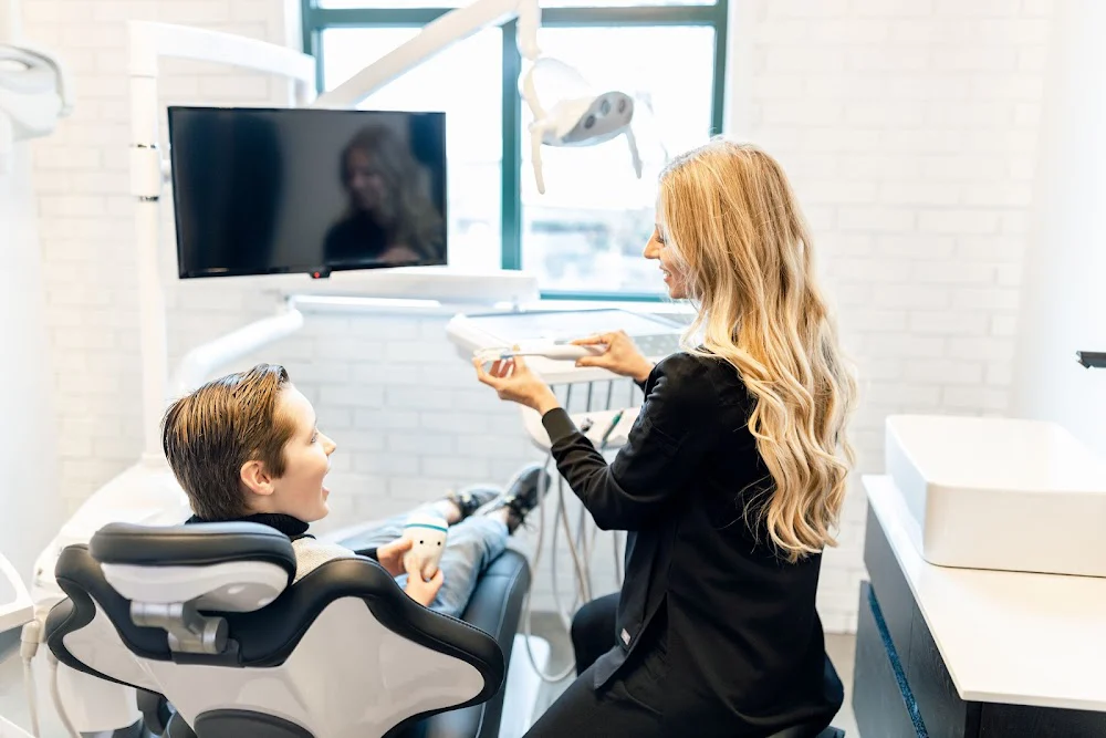Elite Dental Studio Picture 4