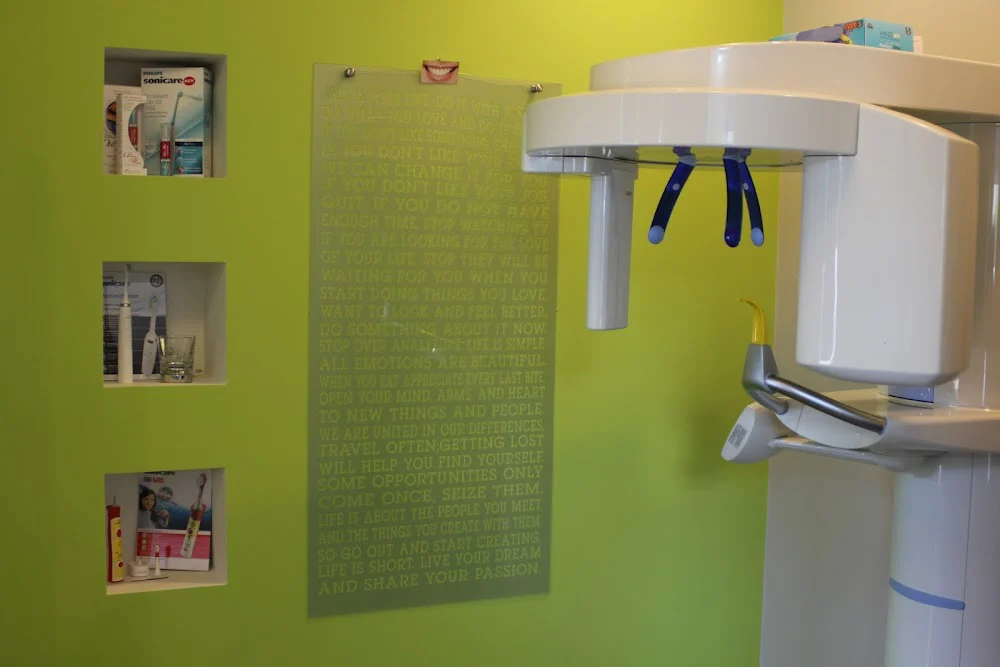 LuxeSmile Dentistry Picture 9