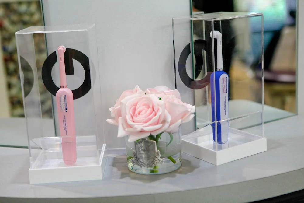 Forever Smiles: Yan Razdolsky, DDS, BSD, Ltd Picture 9