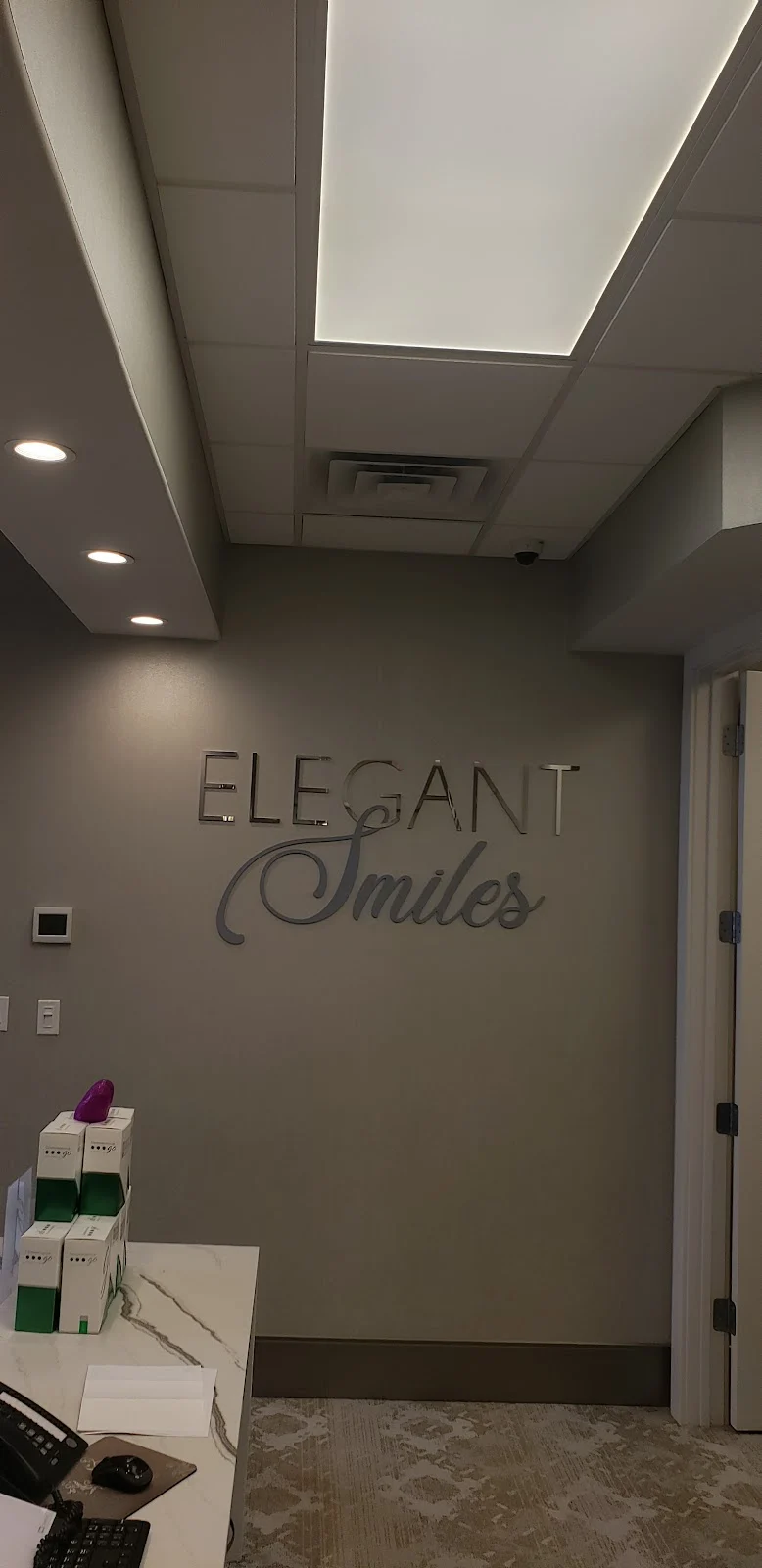 Elegant Smiles of Rolling Meadows Picture 1