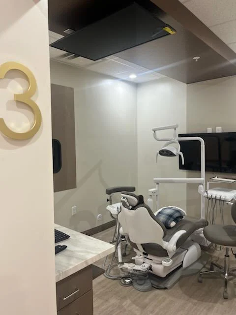 A-Z Dental Art Studio Picture 1