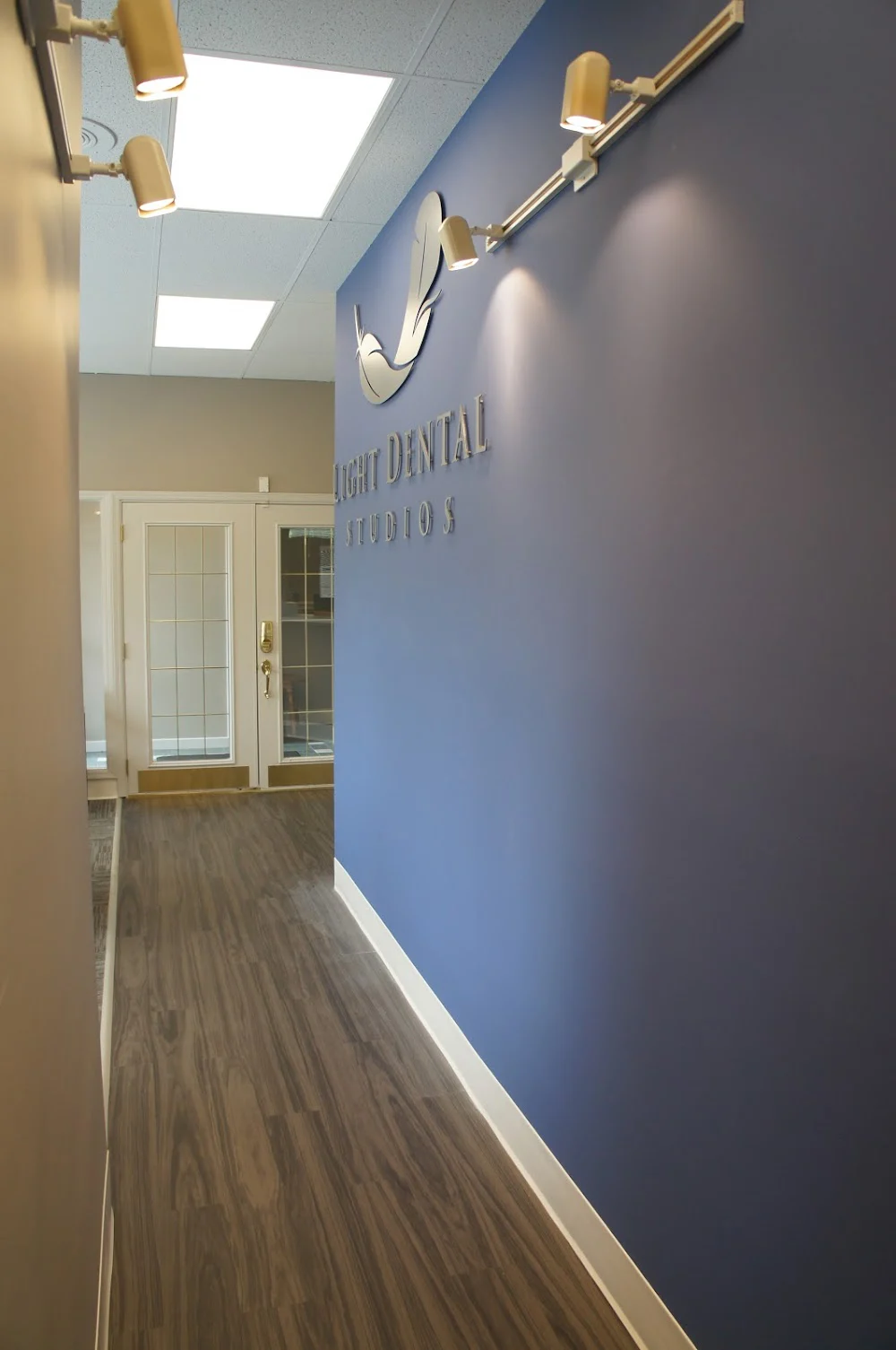 Light Dental Studios of Auburn Picture 8