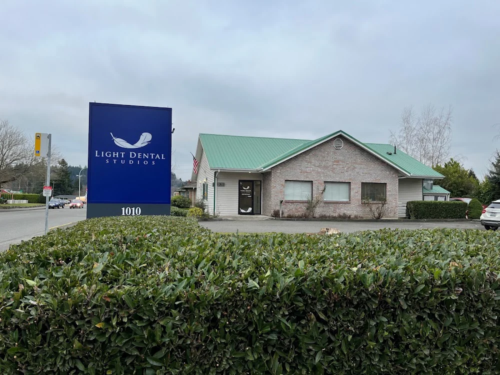 Light Dental Studios of Auburn Picture 5