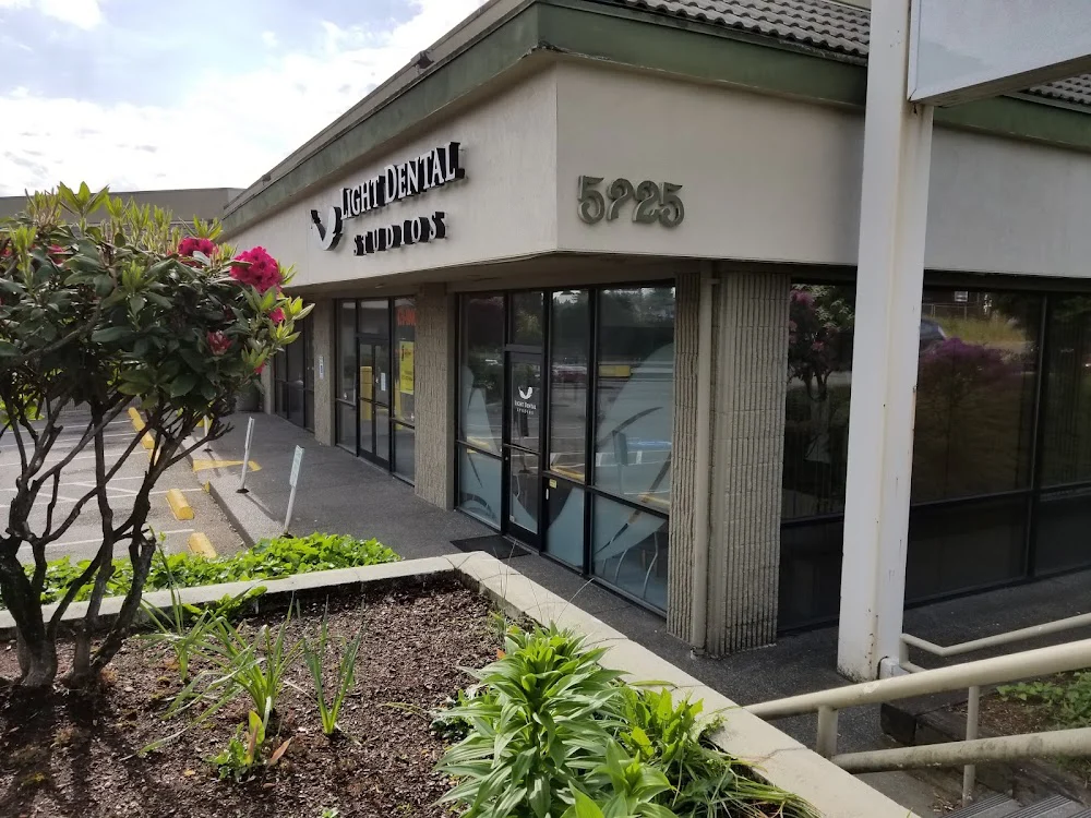 Light Dental Studios of Tacoma Mall Boulevard Picture 8
