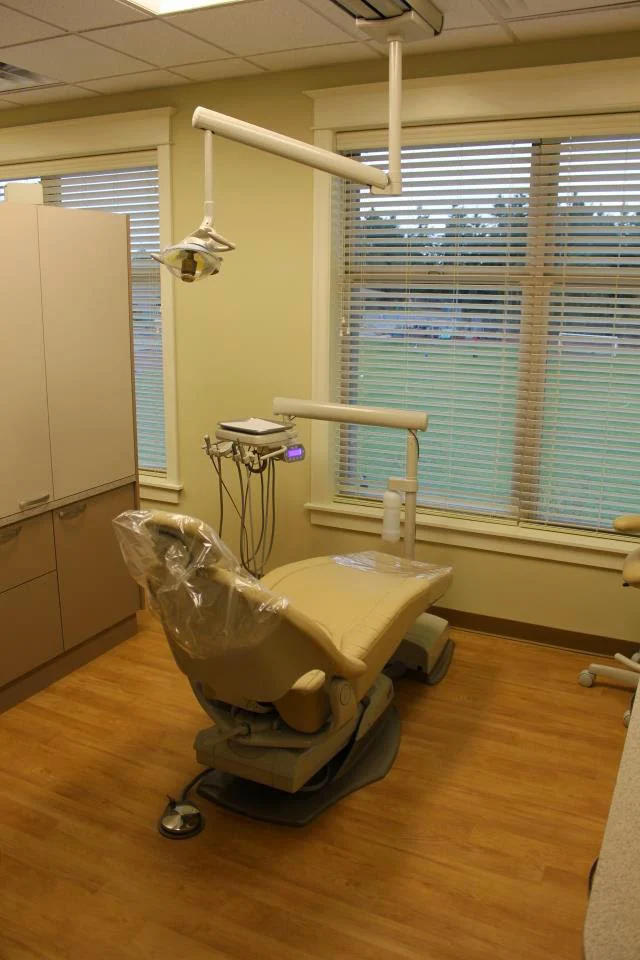 Light Dental Studios of University Place Picture 5