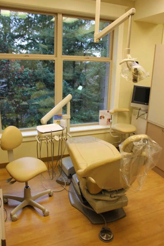 Light Dental Studios of University Place Picture 9
