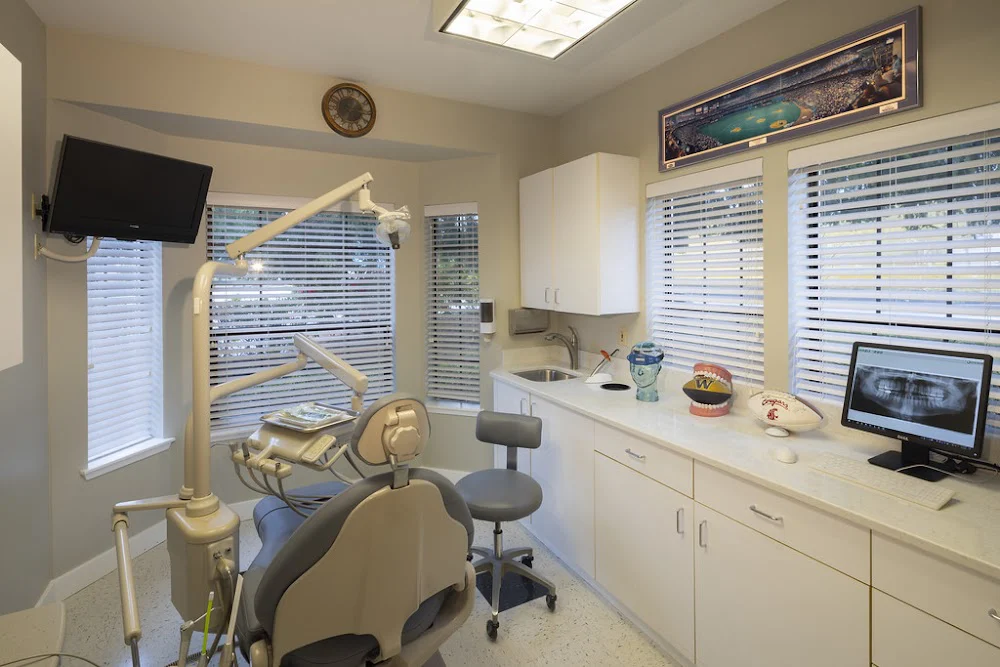 Dr Jeffrey Stewart DDS Picture 3