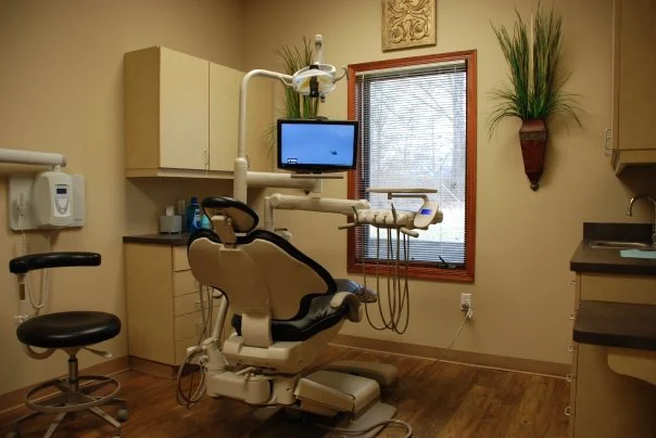 Lakewood Dental, Matt A. Niewald, DDS - Lees Summit Dentist Picture 2