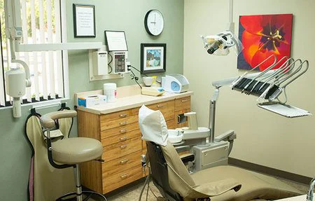Robert Elloway DDS Picture 1