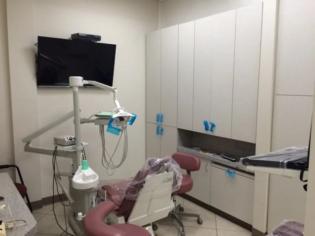 Victoria Village Dentistry: Dentist - Implant - Extraction Picture 4